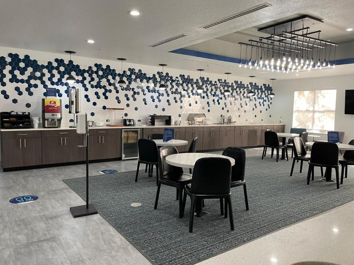 La Quinta By Wyndham Tampa Central Экстерьер фото
