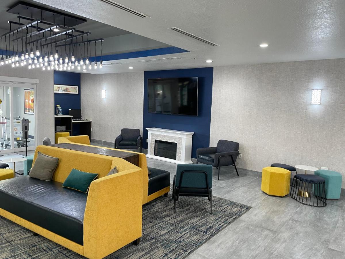 La Quinta By Wyndham Tampa Central Экстерьер фото