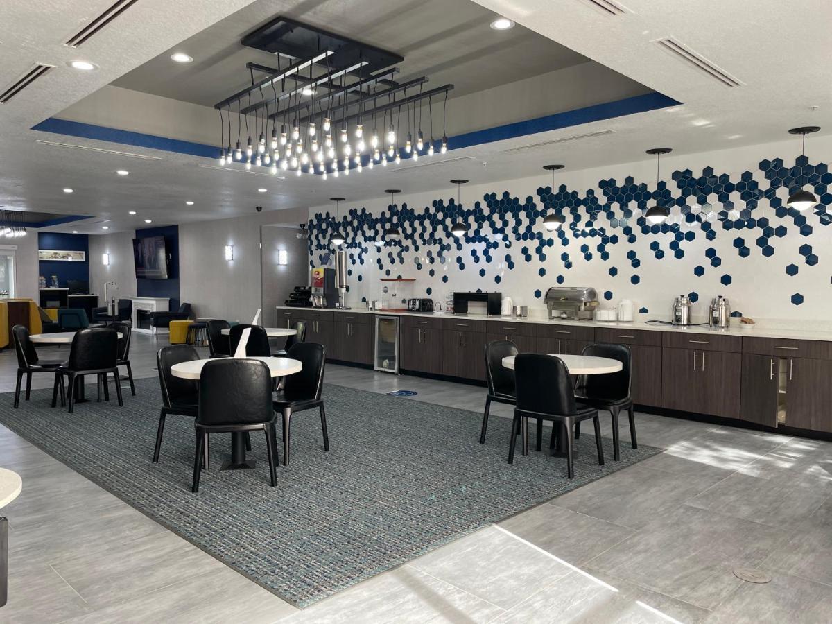 La Quinta By Wyndham Tampa Central Экстерьер фото