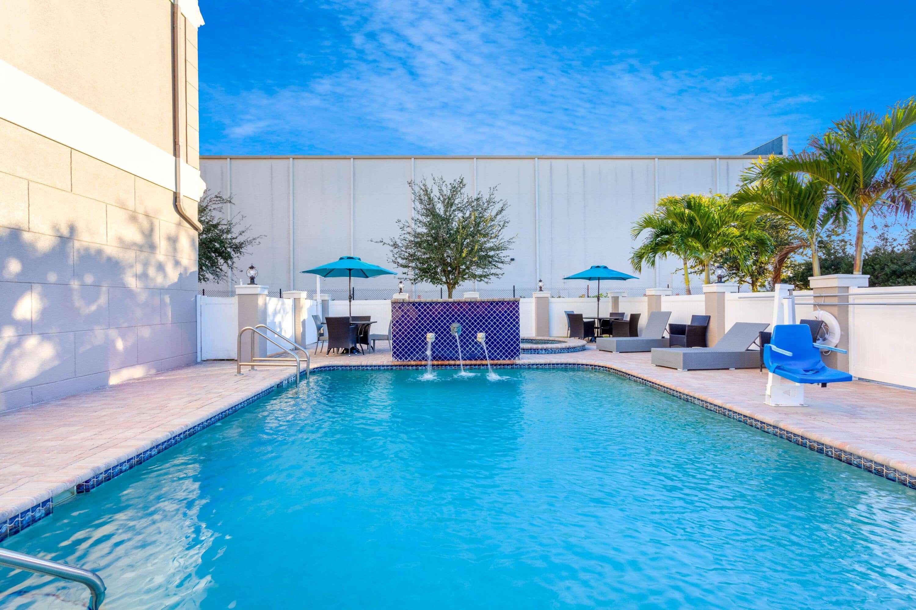 La Quinta By Wyndham Tampa Central Экстерьер фото